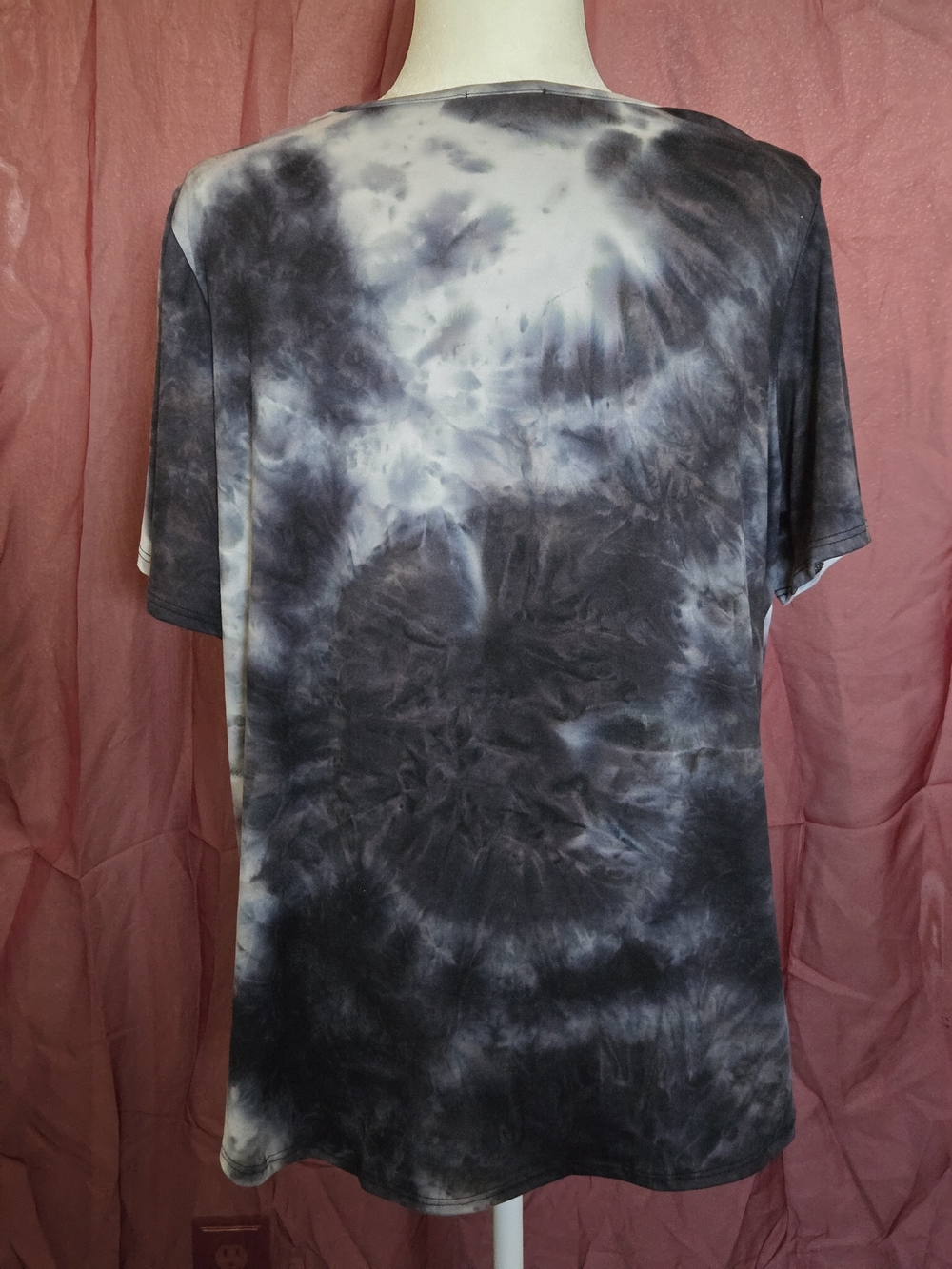 HEIMISH USA Black & Gray Tie-Dye Crisscross V-Neck Short Sleeve Top - Picture 3 of 5